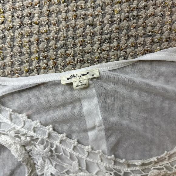 Gorgeous flowy white lacy milkmaid babydoll blouse - Picture 6 of 6